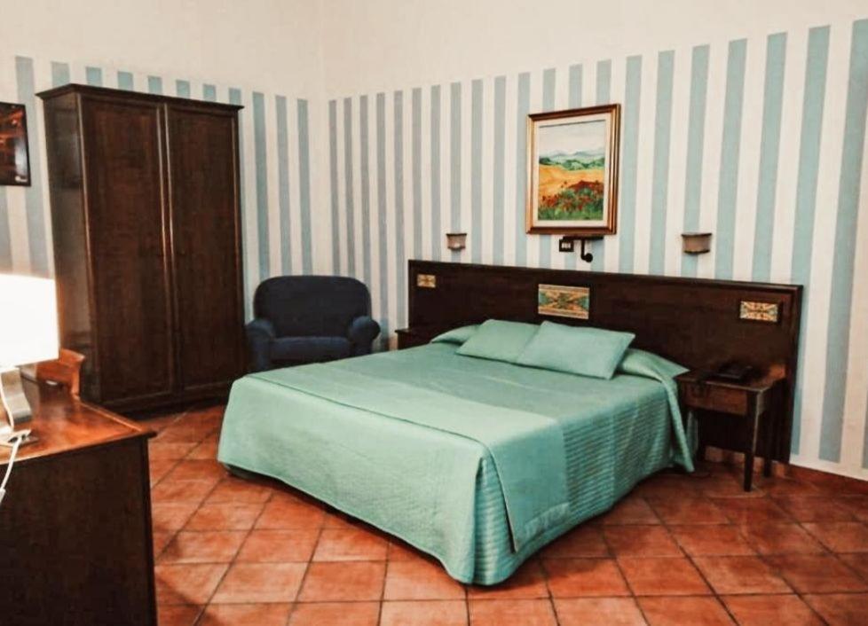 Hotel Plaza カルタニッセッタ エクステリア 写真