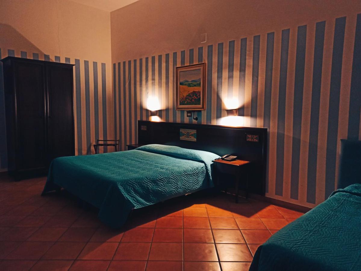 Hotel Plaza カルタニッセッタ エクステリア 写真